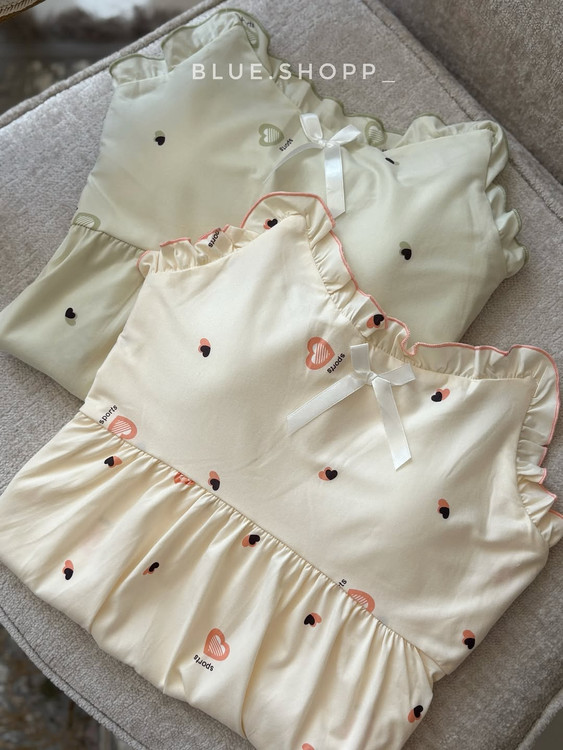 پیراهن دخترانه