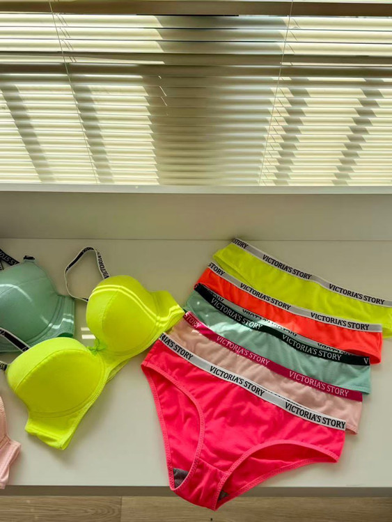 سوتین وشورت زنانه