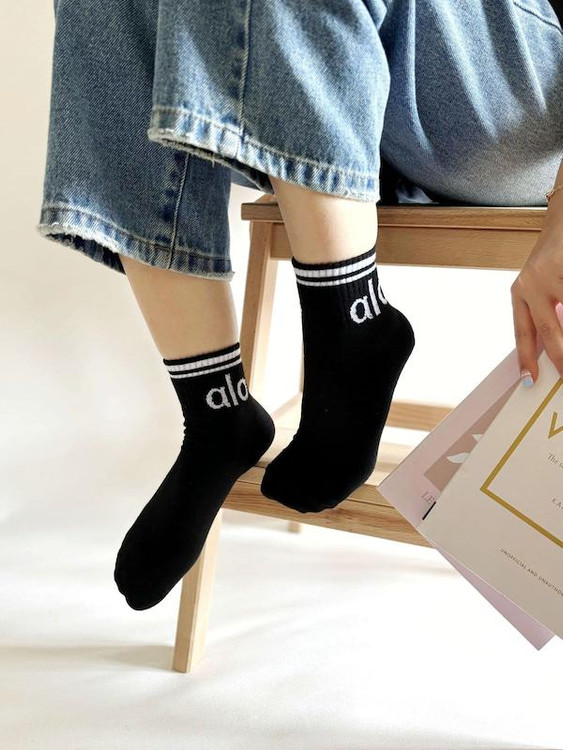جوراب نیم ساق ورزشی الو