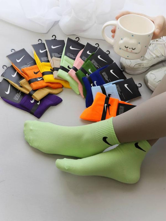 جوراب ورزشی رنگی