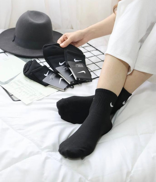 خرید جوراب اسپورت رنگی