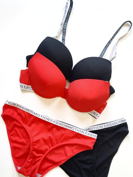 ست لباس زیر زنانه