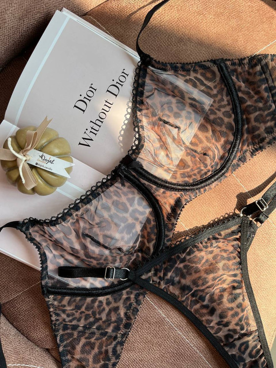 ست لباس زیر زنانه