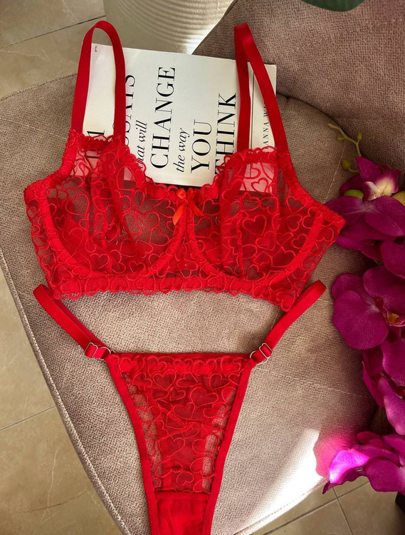 سوتین فنردار