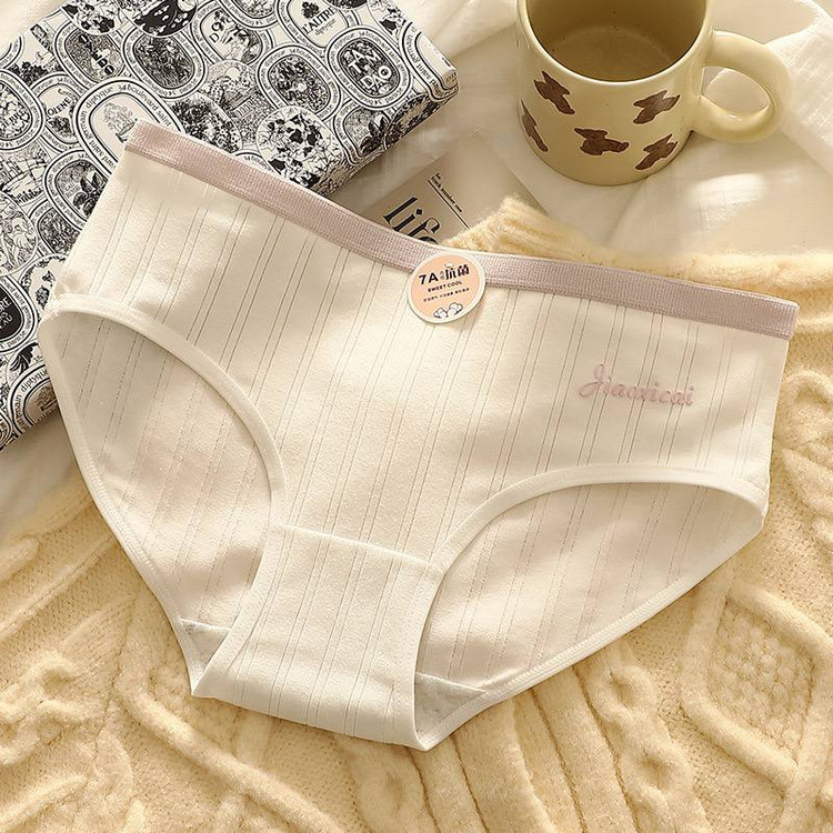 شورت نخ پنبه فانتزی زنانه ودخترانه وارداتی بارنگهای پاستلی /کد ۳۰۷۷