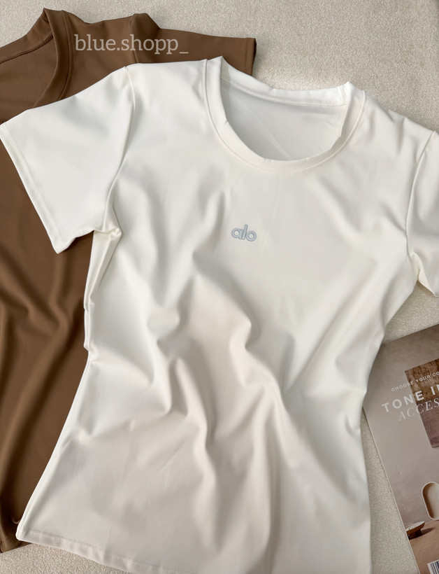 تیشرت ورزشی زنانه alo فلامنت گرم بالا وارداتی سایزبندی کد ۳۷۰